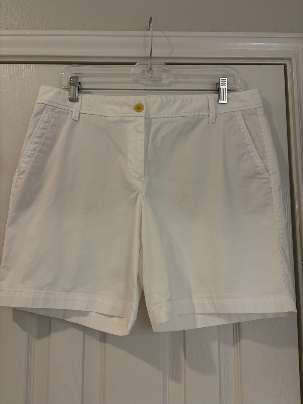 Talbots White Cotton Girlfriend Chino Shorts with 7” inseam Never worn - Picture 7 of 11